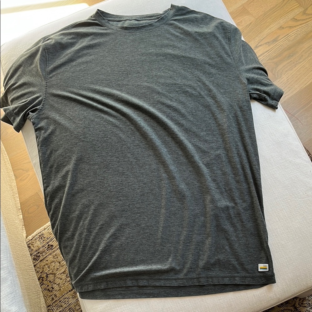 Vuori Men's Green/Gray T-Shirt